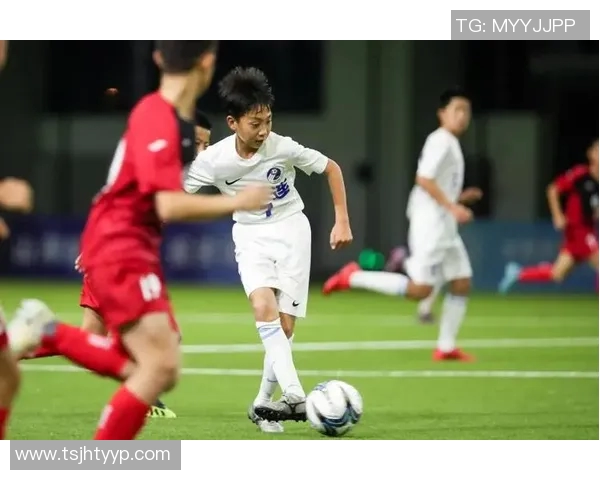 不露脸也能成为足球明星揭秘我的训练与成长之路 不露脸也能成为足球明星揭秘我的训练与成长之路