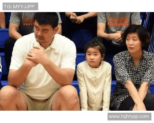 篮球明星与小孩互动搞笑视频展现温馨瞬间引发网友热议 篮球明星与小孩互动搞笑视频展现温馨瞬间引发网友热议